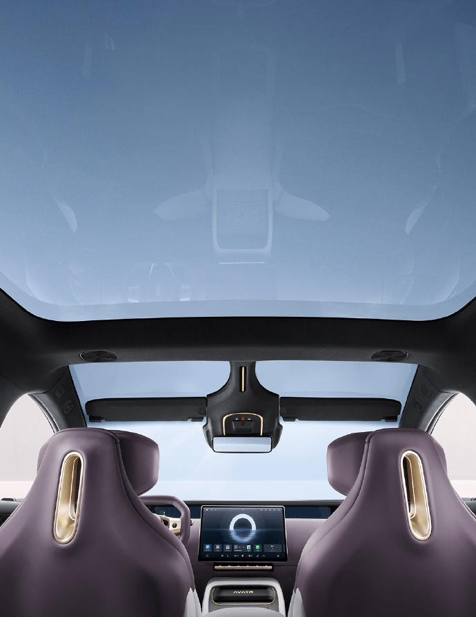 阿维塔 12 轿车预热：配备 6.7 英寸电子外后视镜、智能光感变色穹顶