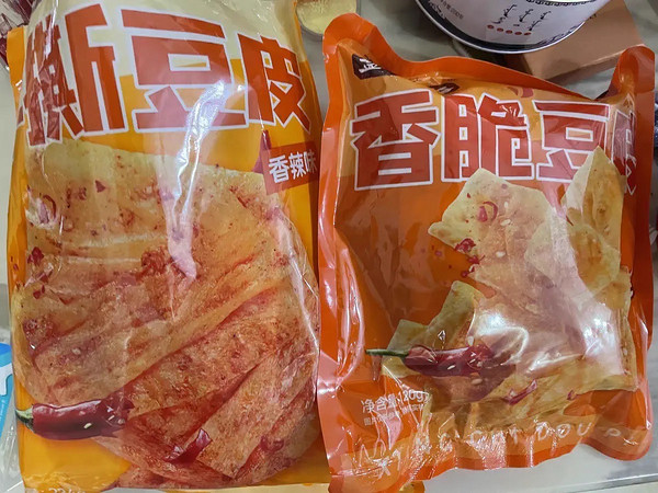 盐津铺子豆皮辣条儿时麻辣片小零食小吃休闲食品手撕豆皮网红爆款