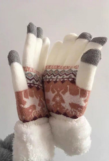 寒冷的冬天怎么能少了毛茸茸的手套呢？