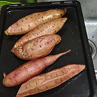 不如回家卖红薯之居家自制烤红薯，超美味的烟薯烤箱做法