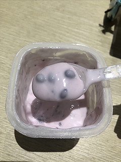 新希望活润果粒酸奶，里面的爆爆珠也太好吃了吧！