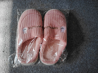 京东金融7000积分加1元换购的棉拖鞋赶在寒冬来临之前到了！