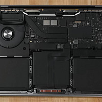 不一定偷工减料， 新款M3的Macbook Pro基本款只有一个风扇