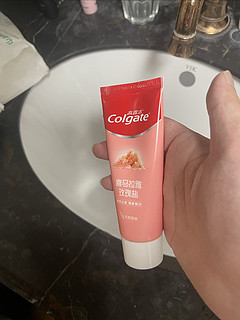 海盐牙膏口感真的太特别了，让我爱上刷牙的感觉