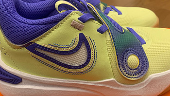 新鲜滚热辣的双11首单到货了啦Nike幼童篮球鞋