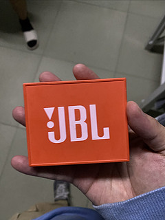 不想错过任何声音，JBL 蓝牙音箱让你随时随地享受音乐!