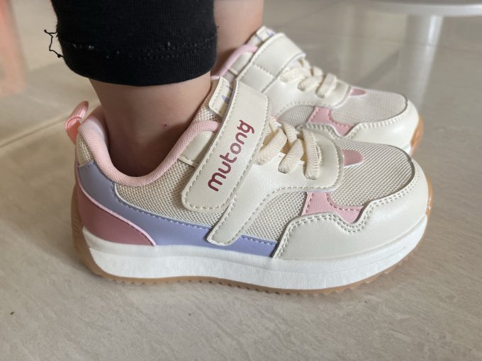 牧童童鞋