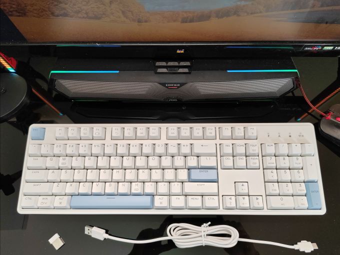 无线三模月影白轴gasketpro九凤plus键盘给您全方位的输入体验