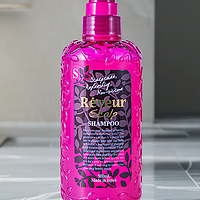 Reveur粉瓶洗发水：细软塌救星，轻松实现“高颅顶”