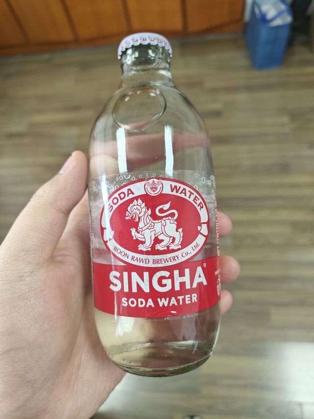 又是一款好喝的气泡水