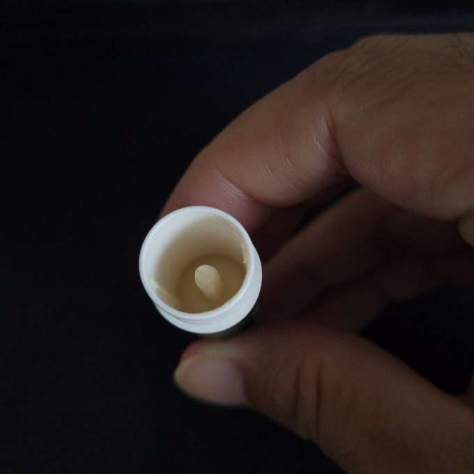 近江兄弟润唇膏