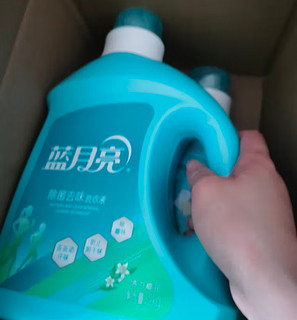 蓝月亮除菌去味洗衣液 去渍 留香 去霉味 儿童可用 手洗机洗 2kg瓶