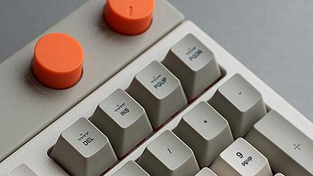 洛斐上架 “小方 98”机械键盘，方正复古设计、带旋钮/屏显，支持三模连接