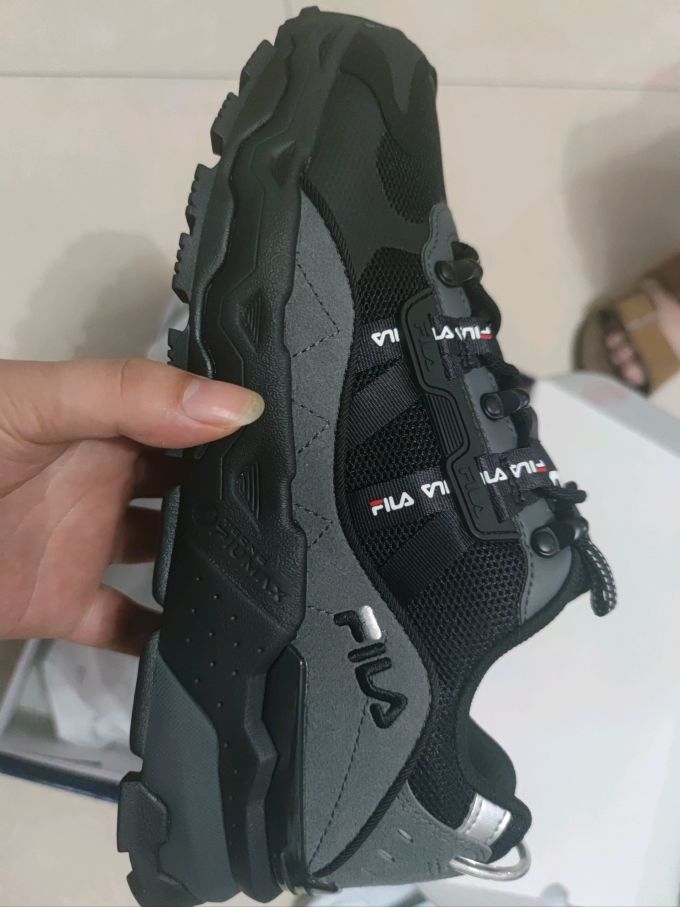 斐乐休闲运动鞋