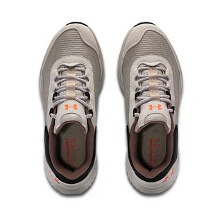 安德玛Charged Rogue SE跑步鞋：舒适与性能并存的理想之选