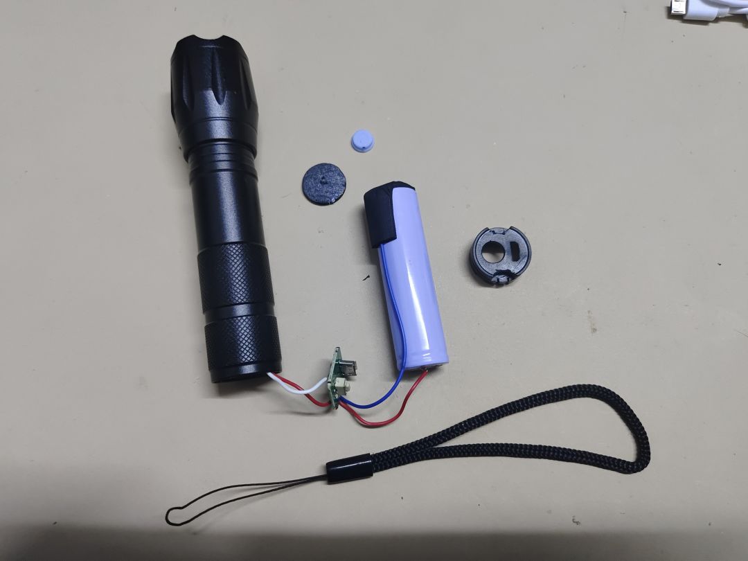 2.9的神鱼手电筒,到手我就拆了个机