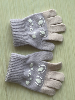 初冬的手套很温暖