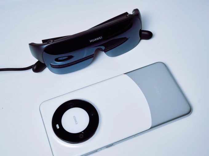 华为vr设备怎么样 把120英寸的大屏装进眼镜里,华为vision glass观影