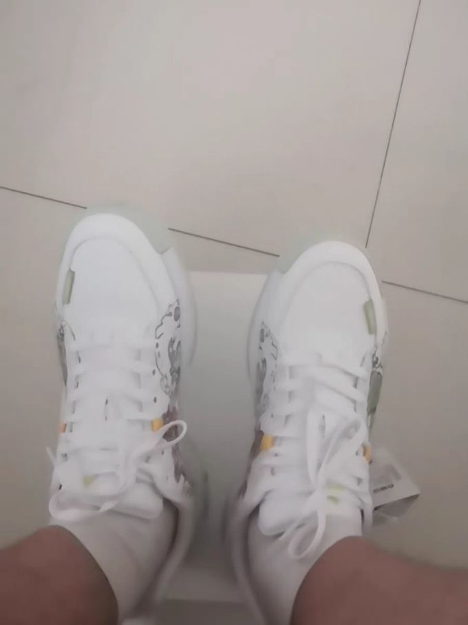 匹克运动板鞋