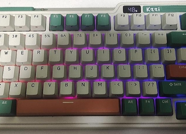 珂芝K75性能版机械键盘——复古外观与顶级手感的完美结合