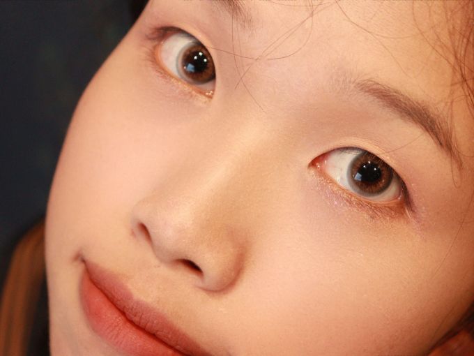 美目希彩色隐形