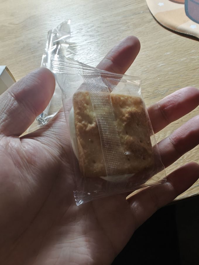 甄果人饼干糕点