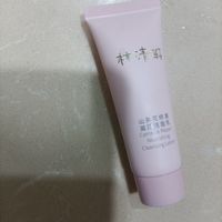 告别油腻，体验林清轩山茶花温和平衡洁面露的清爽感