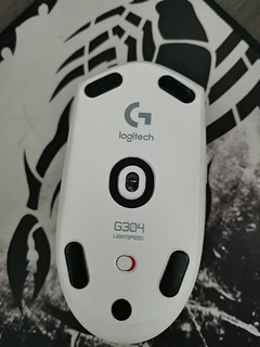 罗技G304无线鼠标，颜值性能都在线的一款鼠标