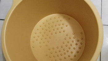 家用泡脚桶：加高过小腿塑料洗脚盆的按摩厚足浴神器