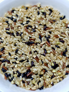 一块多一斤的七色糙米，简直太划算了，好吃还能减肥。