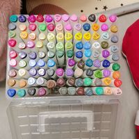 108个颜色的蜡笔安排！