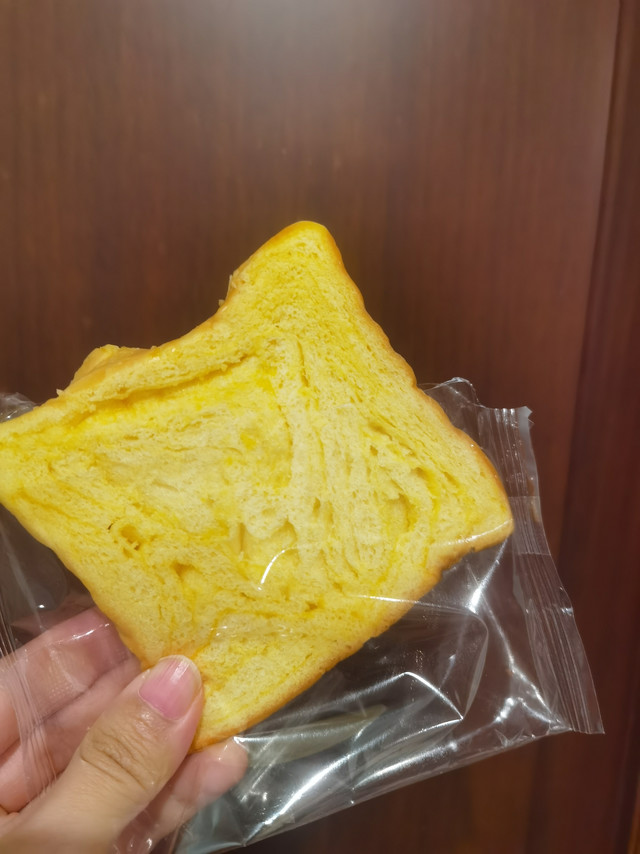 分享一款超软超好吃的水牛奶手工吐司！