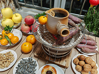 京东京造烧烤竹炭围炉煮茶也是很好的选择