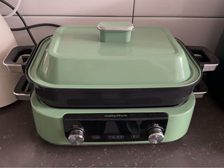 摩飞MR9099多用途锅：清新绿设计，烹饪多功能利器！