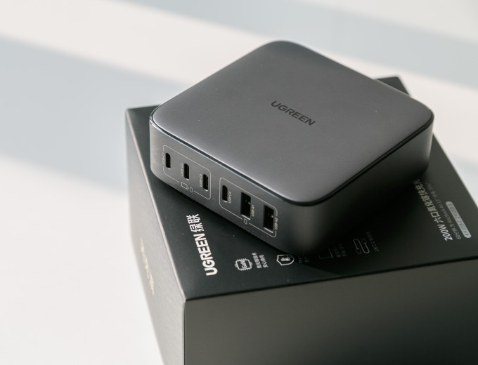 充电小钢炮绿联200w氮化镓闪充套装