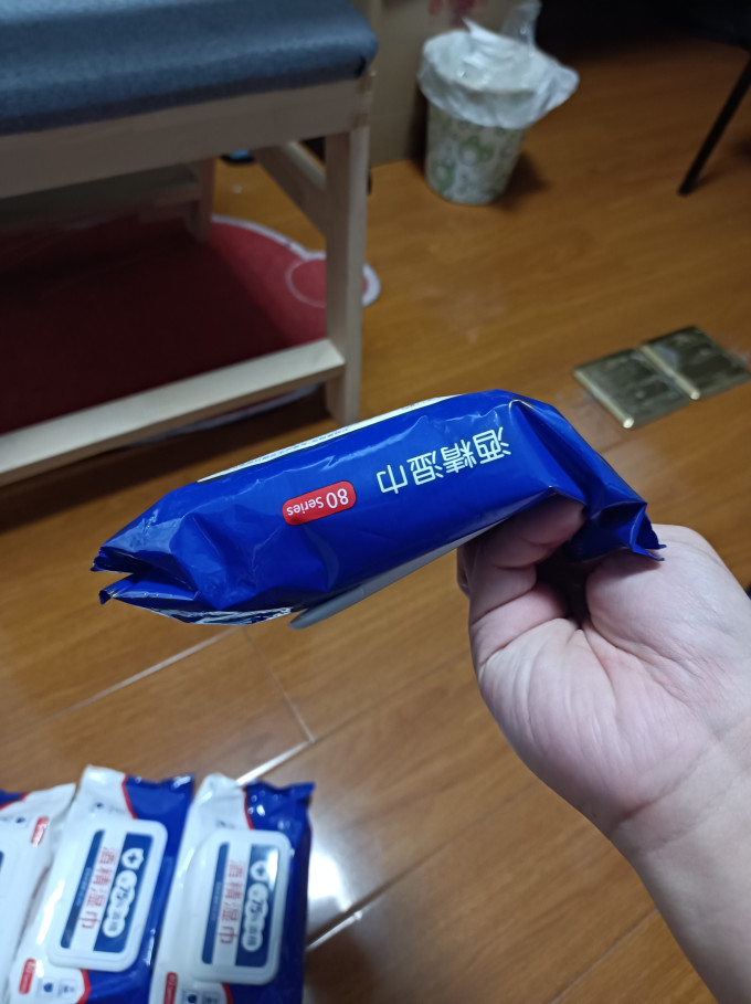 倩挥纸品湿巾