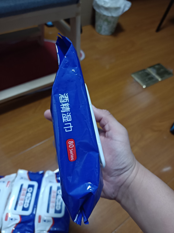 倩挥纸品湿巾