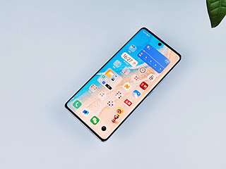 vivo X100 白月光图赏，全新的月环云阶搭配洁白的后壳设计，真的好看！