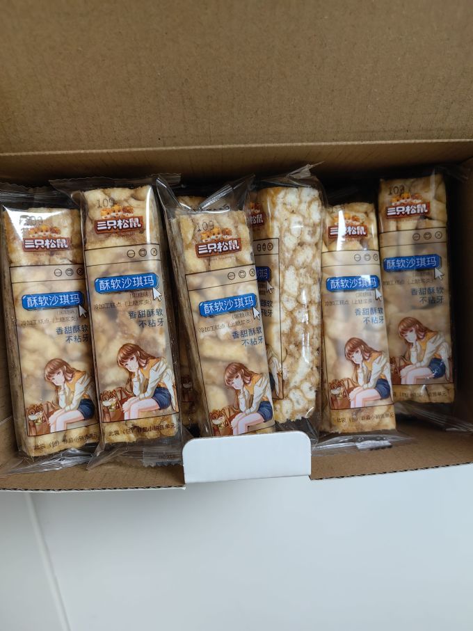 18:07:08商品three squirrels 三只松鼠 酥软沙琪玛 黑糖味 500g比