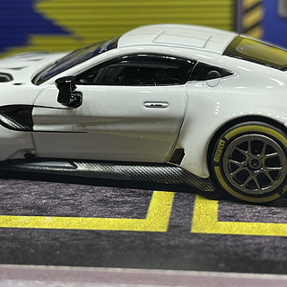PopRace 阿斯顿马丁 Vantage GT3 白色涂装