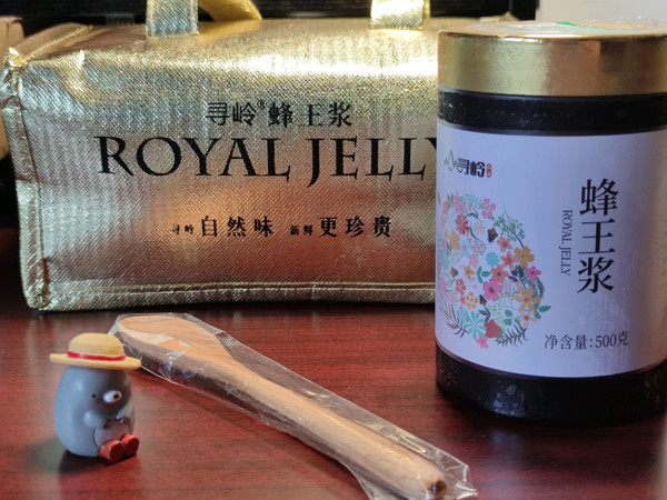 常吃蜂王浆，助眠健体保健康