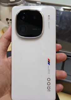 vivo iQOO 12，好顺畅