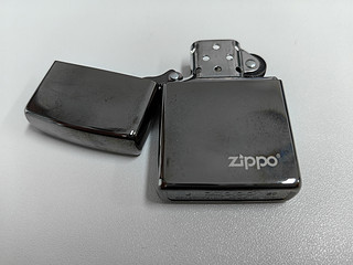 Zippo打火机为什么贵？