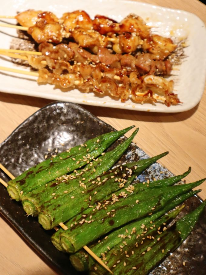 秋葵烤起来真好吃炭火烤制的独特口感保留营养和香气瞬间成为餐桌爆款