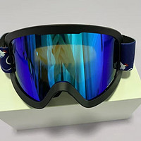 「戴上滑雪护目镜，让你的滑雪体验更加安全、舒适!