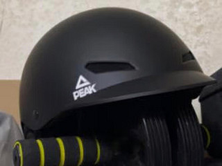 ￼￼匹克滑雪头盔