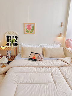 奶油风卧室布置🍰轻飘飘的暖居体验