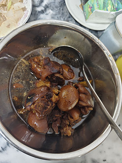 广东美食，坐月子滋补必备的猪脚姜。