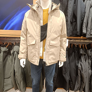 优衣库智暖衣 高性能复合连帽外套 让你在冬季保持温暖