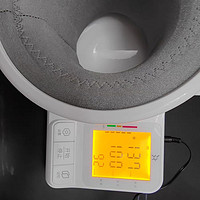 3Z臂筒式电子血压计是一款家用测量仪，具有高精准度和方便使用的特点。